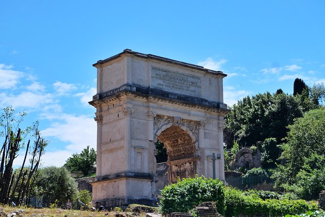 Small Group Colosseum, Roman Forum & Palatine Hill Tour - What group size of 24 feels like in real life