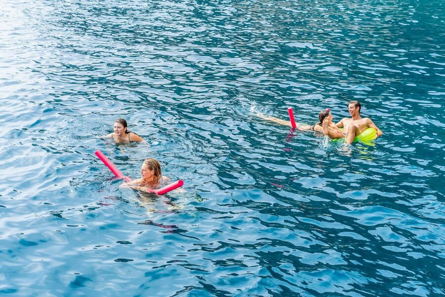 Sorrento: Exclusive Capri Boat Tour and Optional Blue Grotto - Four hours on Capri: how to use your time without rushing