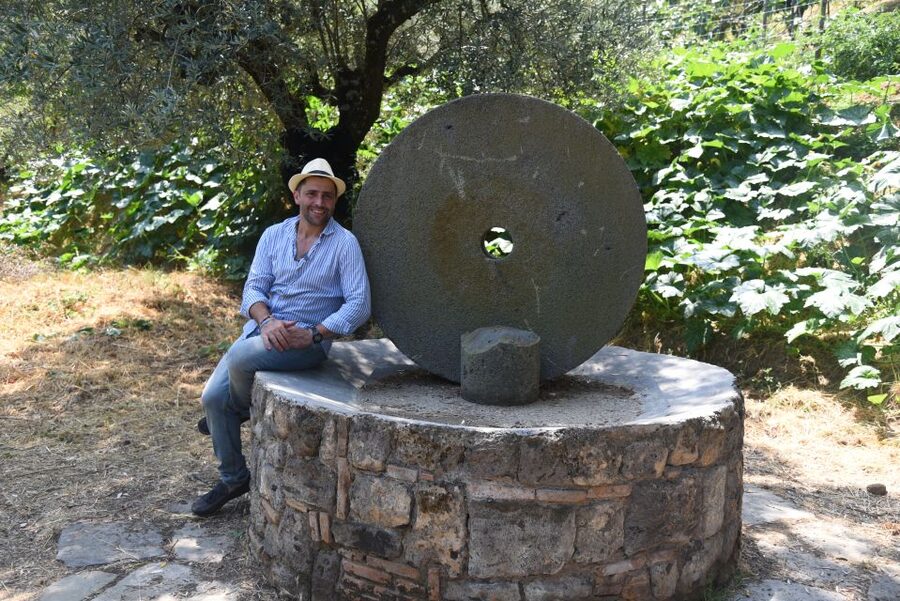 Sorrento: Farm Tour with Cheese Tasting & Pizza Making Class - Who should book this Primaluce cheese and pizza experience?