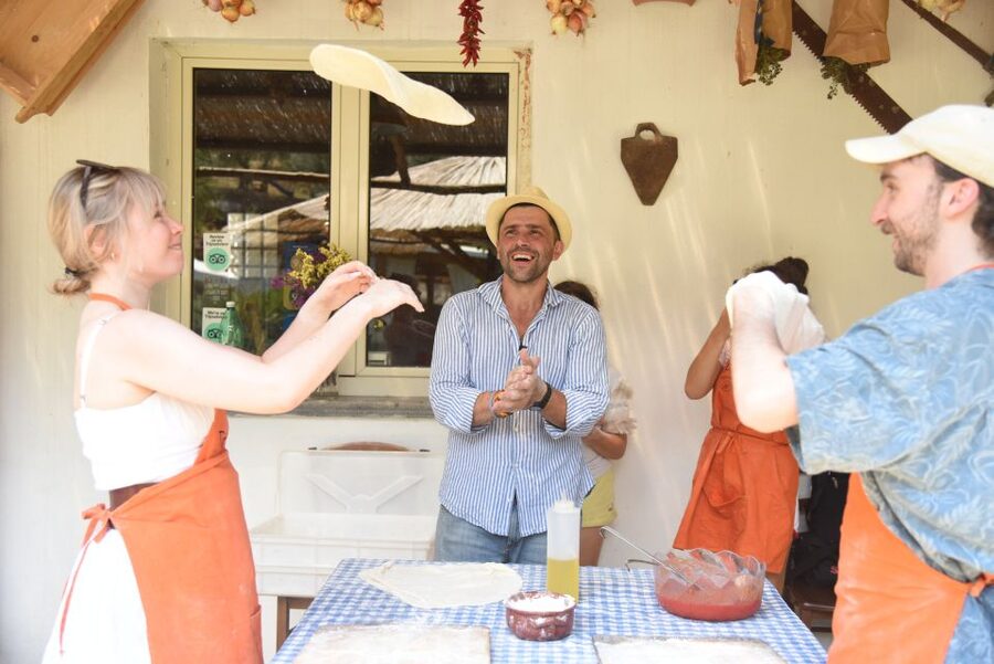 Sorrento: Pizza Lesson, Wine, and Limoncello at a Local Farm - Welcome drink, break time, and an easy way to settle in