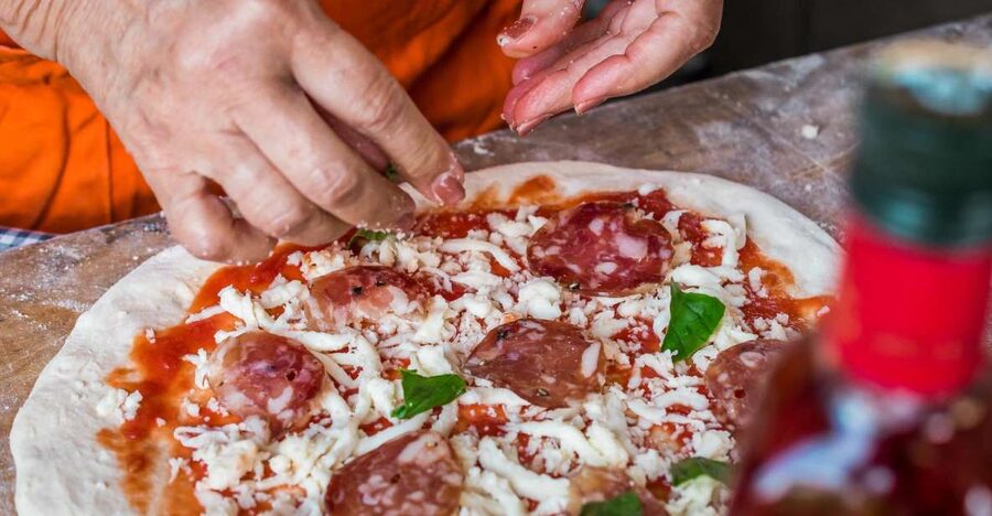 Sorrento: Pizza Making Class - Meet Luigi (and Laura): How the Lesson Stays Practical