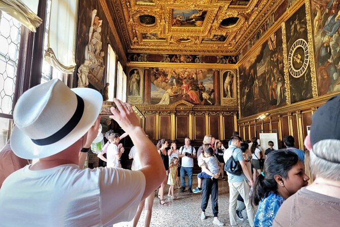 St Mark's, Doge's Palace, with Murano and Burano & Gondola Ride - Murano by private boat: glass blowing and why it is more interesting than you expect