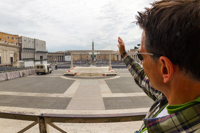 St. Peter’s Basilica Priority Access Tour with Dome & Crypt - Stop 1: Saint Peter’s Square before it fills up