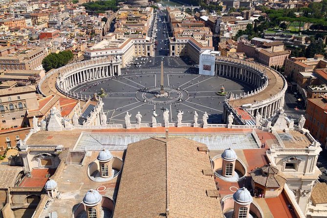 St. Peter’s Basilica Priority Access Tour with Dome & Crypt - Stop 4: the basilica interior, up close and in context