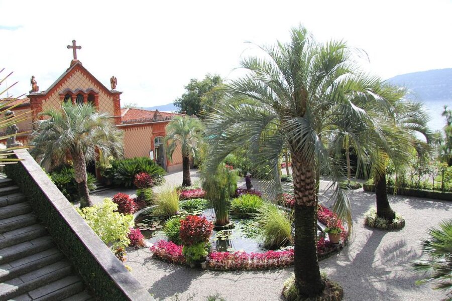 Stresa: 3 Borromean Islands Boat Tour - Isola Pescatori: the inhabited island with peacocks and lunch