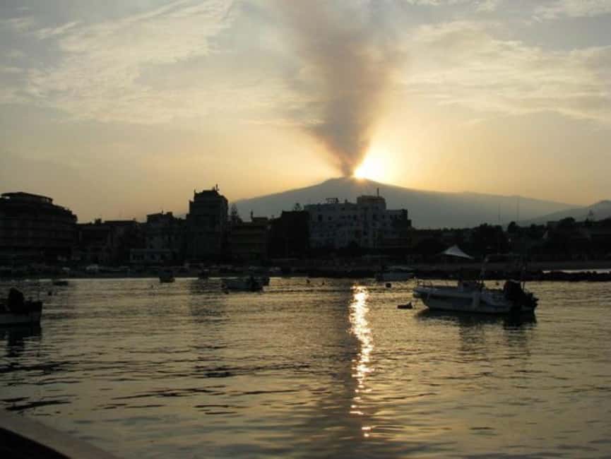 Sunset tour in search of dolphins with aperitif - The Actual Value of $53 for a 3-Hour Hosted Boat Evening