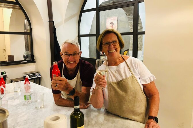 Super Fun Pasta & Gelato Class by Vatican with Wine + Oil Tasting - Handmade pasta and gelato near the Vatican: what the experience really is