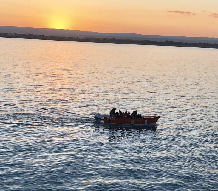 Syracuse: Boat Trip of Ortigia Island and Sea Caves - Umberto I Bridge, Arethusa Spring, and Castello Maniace: What You See and Why It Matters