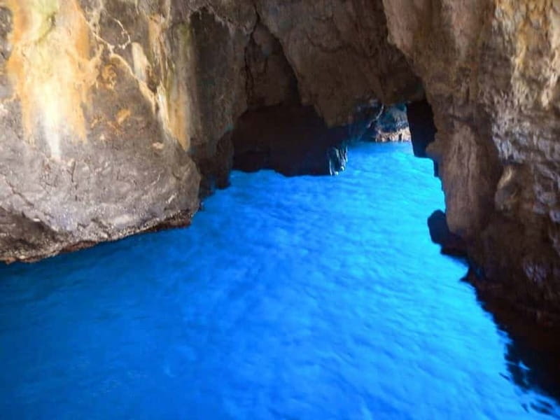 Taormina: Boat Tour with Aperitif on Isola Bella - What the Tour Feels Like Day-to-Day: Who This Suits Best