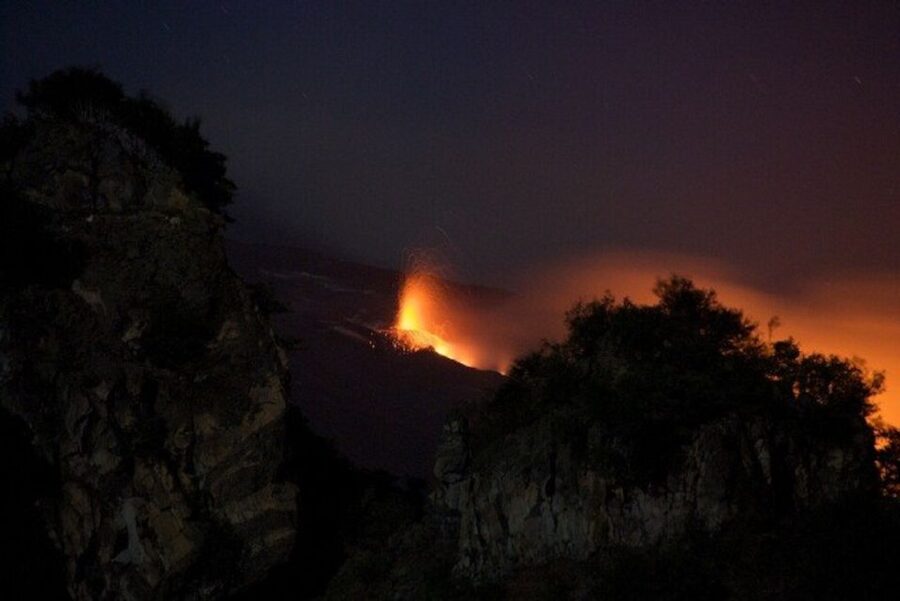 Taormina: Mount Etna Sunset Tour with Cave Visit and Tasting - Taormina to Etna at Golden Hour: The Smart Timing