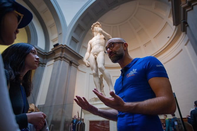 The Best of Florence Walking Tour in a Small Group - Piazza della Signoria, Palazzo Vecchio, and the Uffizi Corner