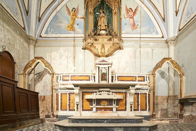 The Skull with the Ears: the Cult of the Dead in the Church of S. Luciella - The Skull With Ears Story in Santa Luciella ai Librai