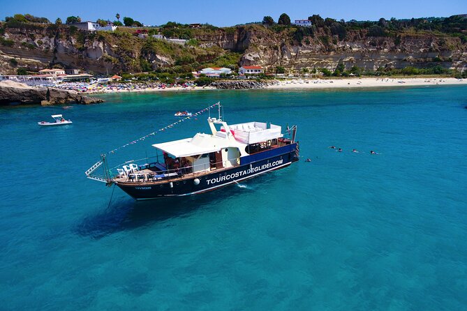Tour of the Costa degli Dei by boat, 3 hours with aperitif included - Deck Comfort and Boat Vibes: Sunbeds Matter More Than You Think