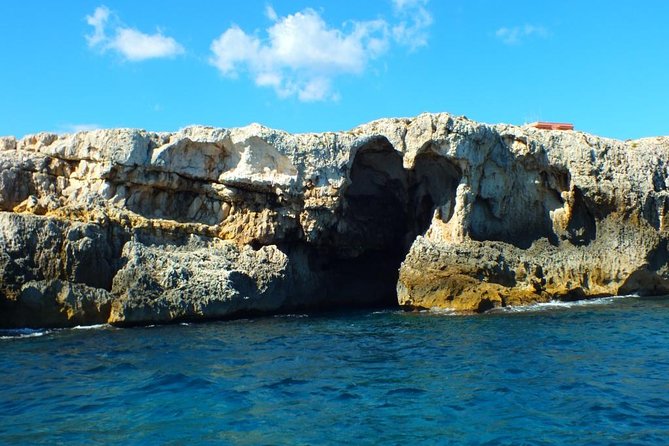 Tour of the island of Ortigia and exploration of sea caves with baths. - The swim stop: how long you get, and what to bring