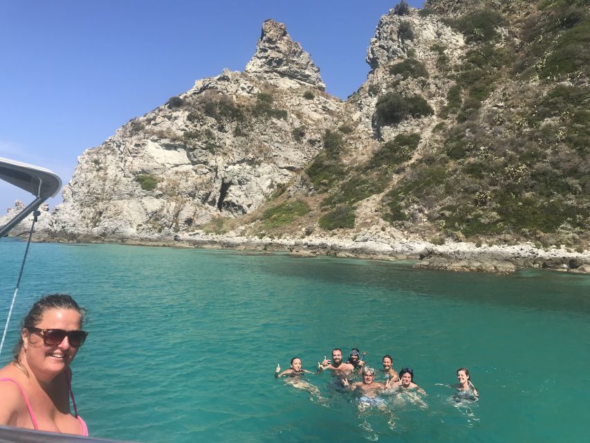 Tropea: Capo Vaticano Boat Trip with Snorkeling & Drink - Capo Vaticano lighthouse views and Praia i Focu swims