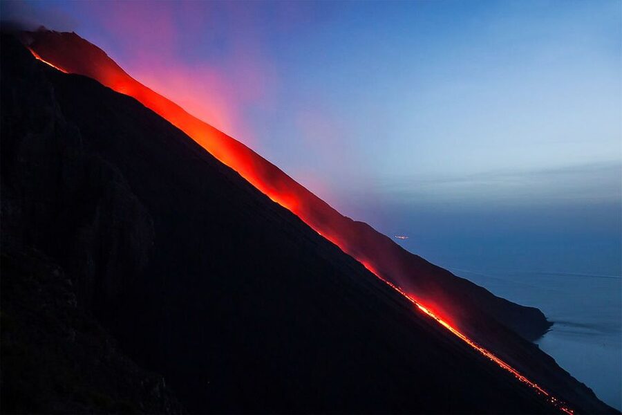 Tropea: Lipari, Panarea, and Stromboli Boat Tour by Night - Cruising from Tropea at 09:30, then easing into island time