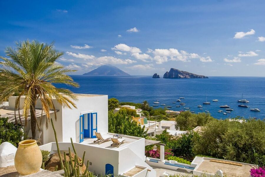 Tropea: Lipari, Panarea, and Stromboli Boat Tour by Night - Who should book this Tropea night boat tour