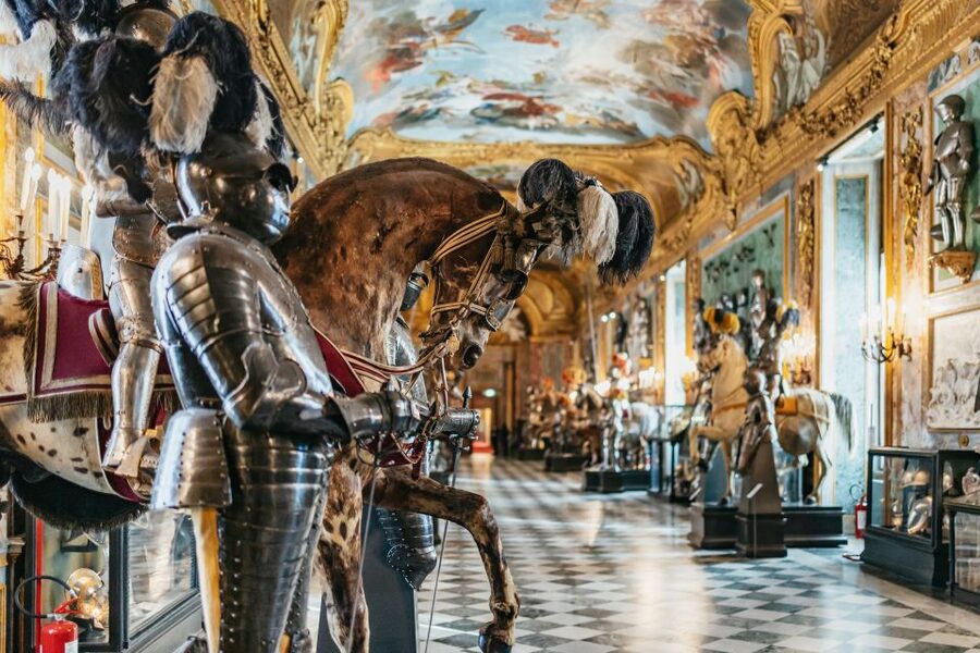Turin: Royal Palace Entry Ticket and Guided Tour - Small-group guiding: what you actually gain from someone like Carol, Alessandro, or Mirella