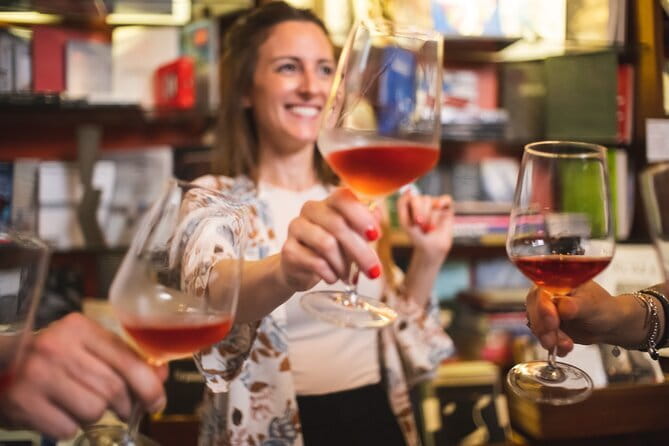 Tuscan Cooking Class and Dinner in Florence - Dinner with complimentary Tuscan wine, plus the social reality of the dining room
