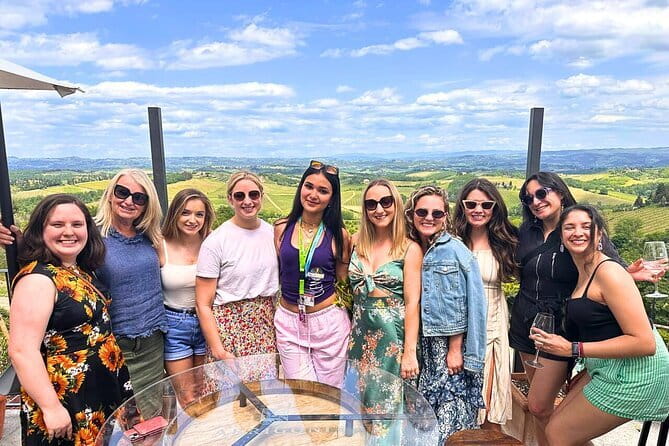 Tuscany Wine Tour: 2 Wineries & San Gimignano from Florence - Stop 1: Chianti Country Winery and the First Round of Tasting