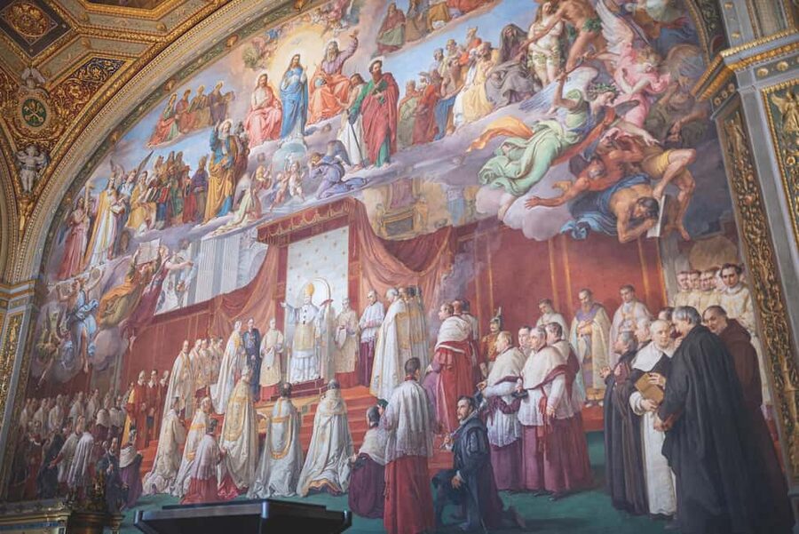 Vatican Museums and Sistine Chapel Tour with Basilica Access - Headsets, group size, and why the guide matters here