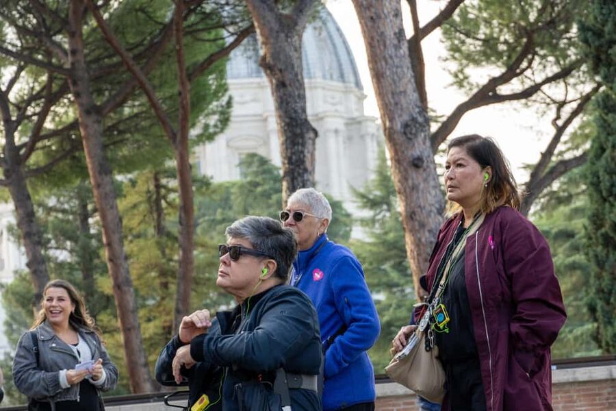 Vatican Museums & Sistine Chapel Skip-the-Ticket-Line Tour - Cortile del Belvedere: the Vatican Museums start to make sense