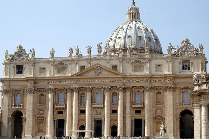 Vatican Museums Sistine Chapel Tour with access to St Peter - What the small group size changes for you