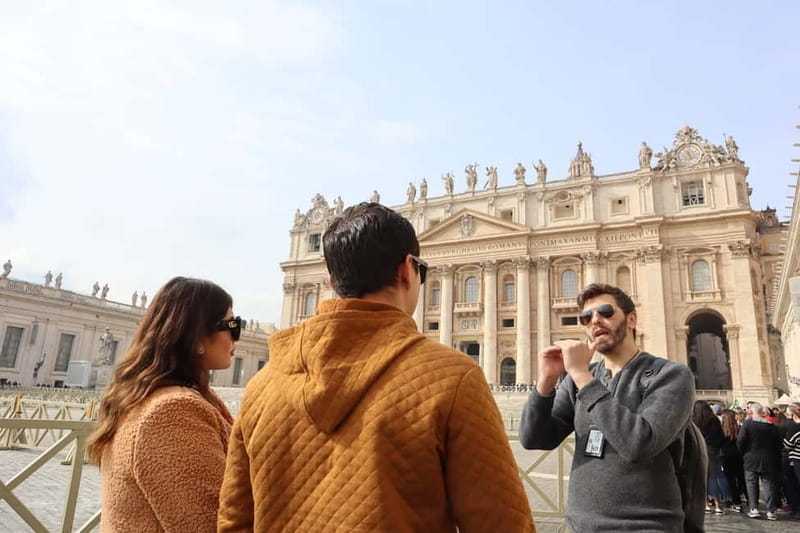 Vatican: St. Peter’s Basilica, Dome Climb & Papal Tombs Tour - Piazza della Città Leonina meeting point and the security reality check