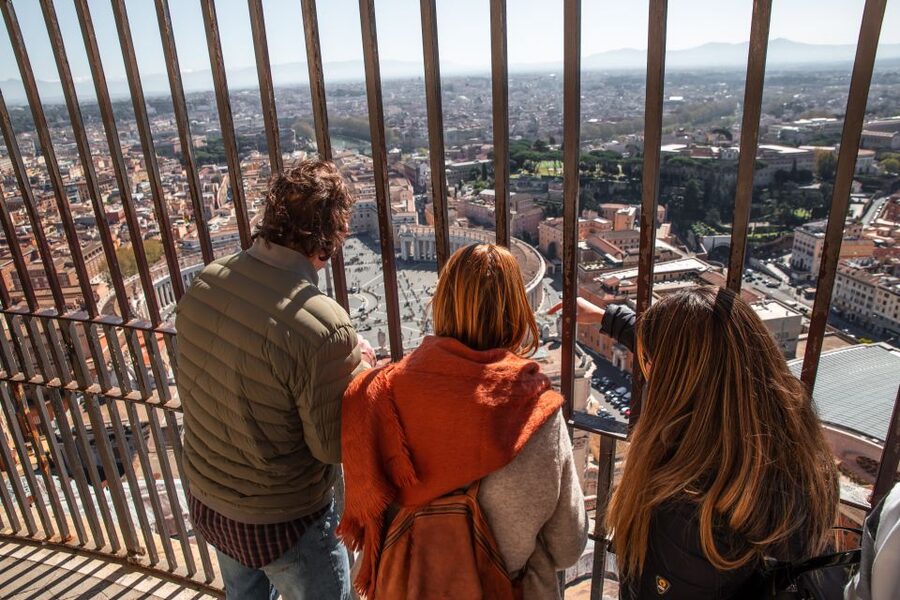 Vatican: St. Peter’s Basilica, Dome Climb & Papal Tombs Tour - Where your free time really helps: Basilica pacing after the climb