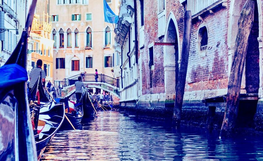 Venice: 30-Minute Gondola Ride on Grand Canal with Serenade - Key things to know before you go