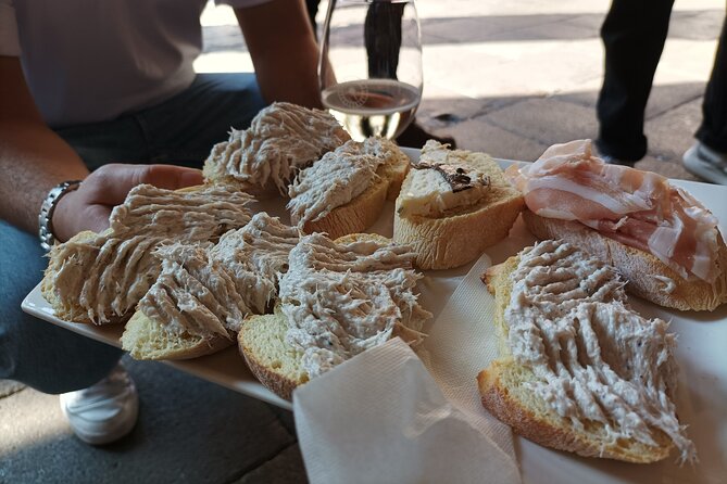 Venice Bacaro Food Tour: Eat and Drink like a Venetian - Walking Pace, Seating Reality, and What to Wear