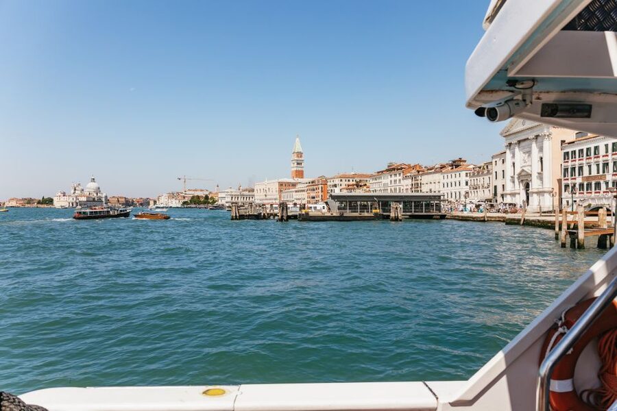Venice: Burano, Torcello & Murano Boat Tour w/Glassblowing - Comfort on a 6-hour panoramic boat: what to bring so you enjoy the ride