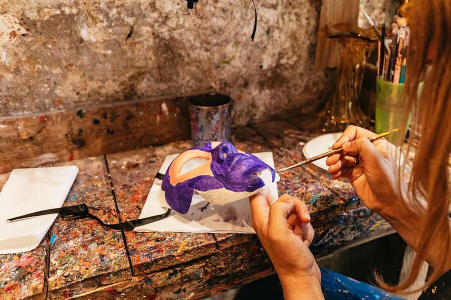 Venice: Carnival Mask Workshop - Paper-mâché basics that make your mask look the part