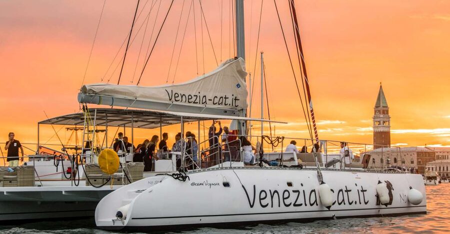 Venice: Catamaran Sunset Jazz Cruise with Aperitivo - Aperitivo and Cicchetti: The Snack Part That Makes It Feel Venetian