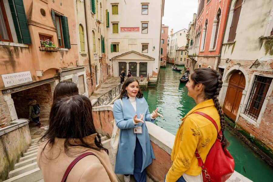 Venice: Cicchetti, Spritz, and Wine Tour in Ghetto Ebraico - Why the Ghetto Ebraico walk makes this more than a snack run