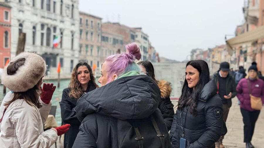 Venice: Cicchetti, Spritz, and Wine Tour in Ghetto Ebraico - Mid-tour bar stops: where sarde in saor and baccalà mantecato shine