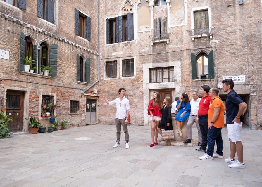Venice: City Center Historical Guided Walking Tour - A smart way to start Venice, walking plus VR
