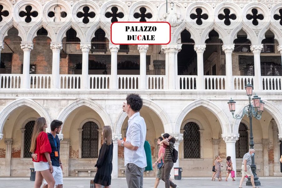 Venice: City Center Historical Guided Walking Tour - Calli and campi: the Venice you can actually feel