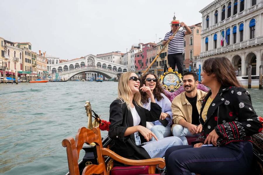Venice: Doge's Palace and St Mark's Tour with Gondola Ride - Quick reasons to go