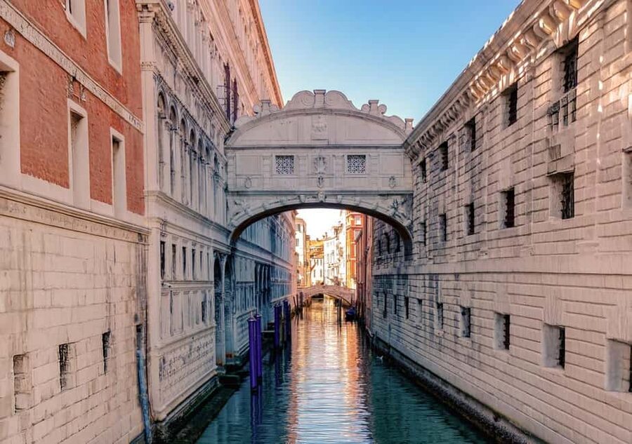 Venice: Doge's Palace and St Mark's Tour with Gondola Ride - Piazza San Marco and Campanile: Small Time, Smart Framing