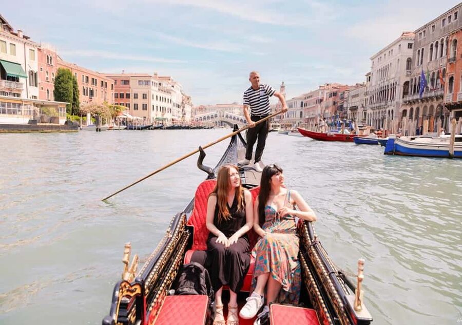 Venice: Doge's Palace and St Mark's Tour with Gondola Ride - New Prisons Stop: Why the Palace Feels So Heavy