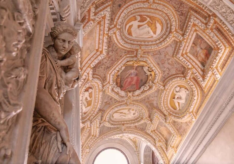 Venice: Doge's Palace and St Mark's Tour with Gondola Ride - Murano and Burano Full-Day Upgrade: Glass and Lace as a Bonus Chapter