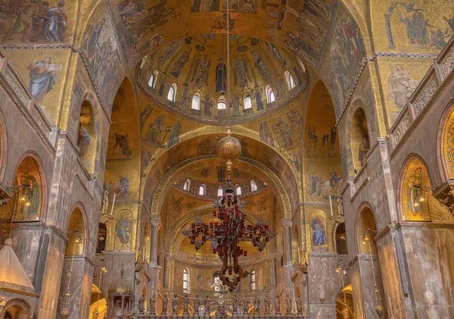 Venice: Doge's Palace and St Mark's Tour with Gondola Ride - Entering St Mark’s Basilica Without Losing Your Morning