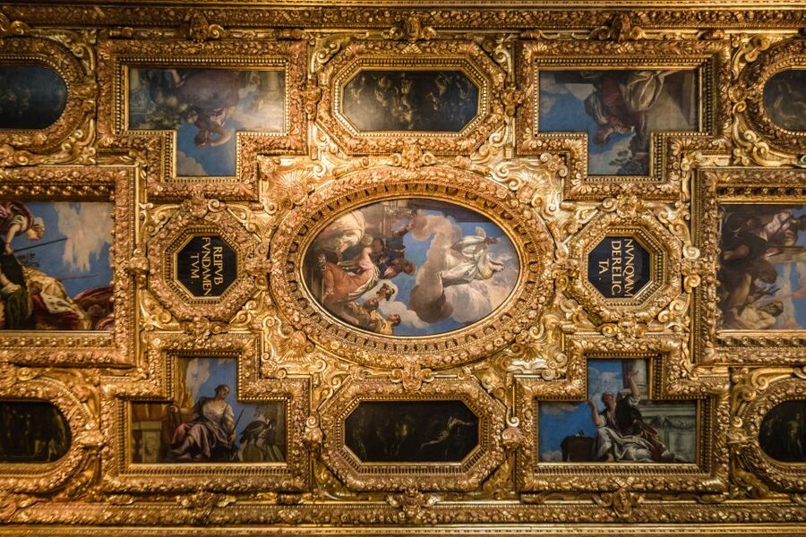 Venice: Doge's Palace, Bridge of Sighs & Prisons Guided Tour - St Mark’s Square: Royal Palace Rooms, Museum Access, and the VR Visual Upgrade