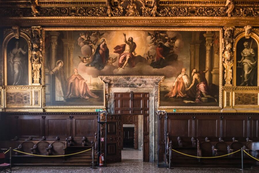 Venice: Doge's Palace, Bridge of Sighs & Prisons Guided Tour - Gondola Upgrade: When It Adds Value