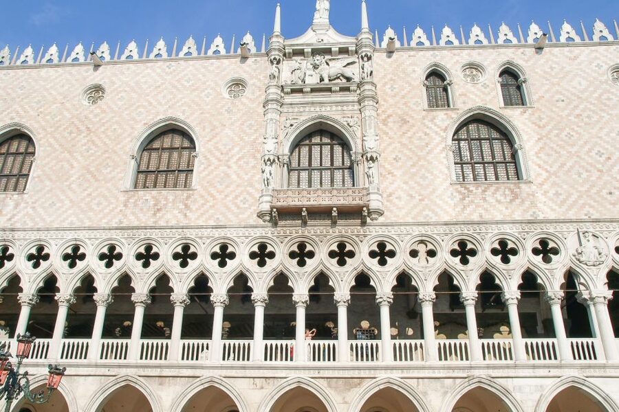 Venice: Doge's Palace Reserved Entry Ticket - Entering Doge’s Palace: architecture first, then politics