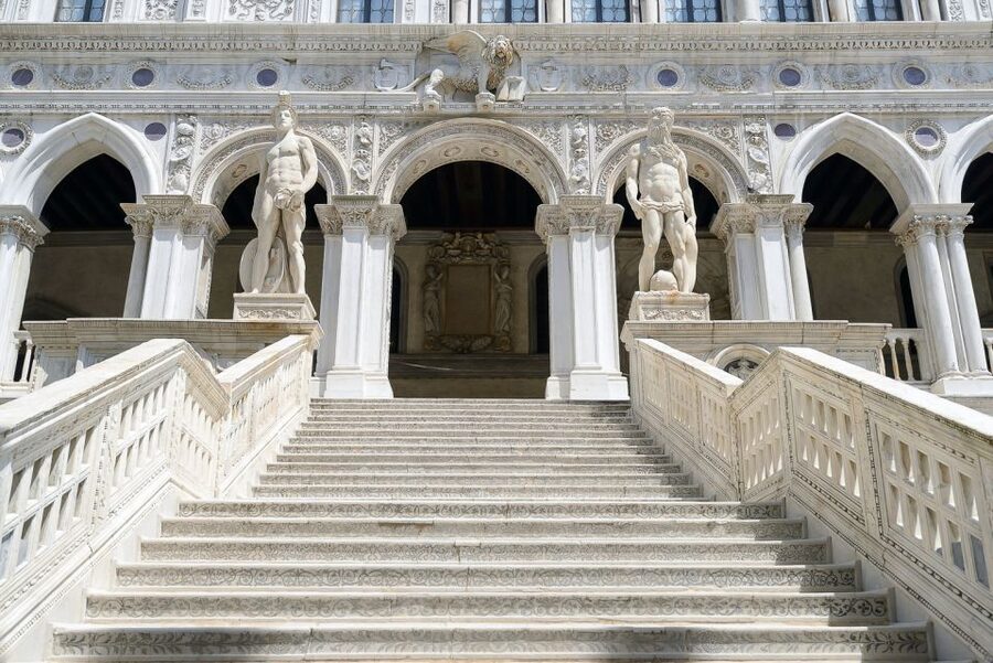 Venice: Doge's Palace Reserved Entry Ticket - Chamber of the Great Council: when size becomes history