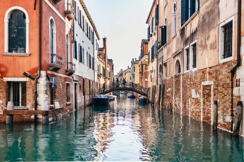 Venice: Food Tasting Tour with Cicchetti Dishes and Wine - Key things that make this tour worth your time