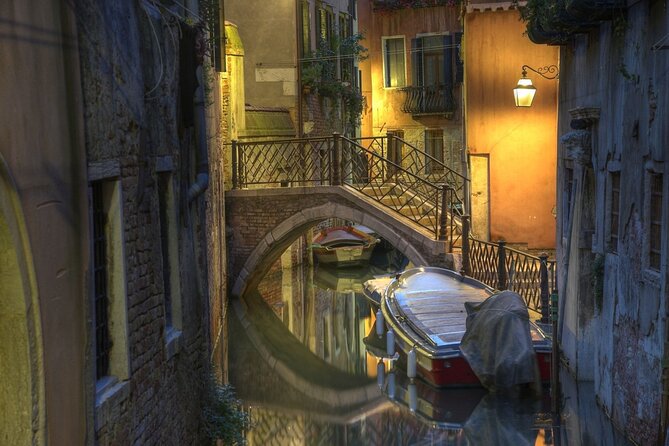 Venice Ghost Stories, Legends and Anecdotes Tour - Scala Contarini del Bovolo: Spiral Architecture With a Legend