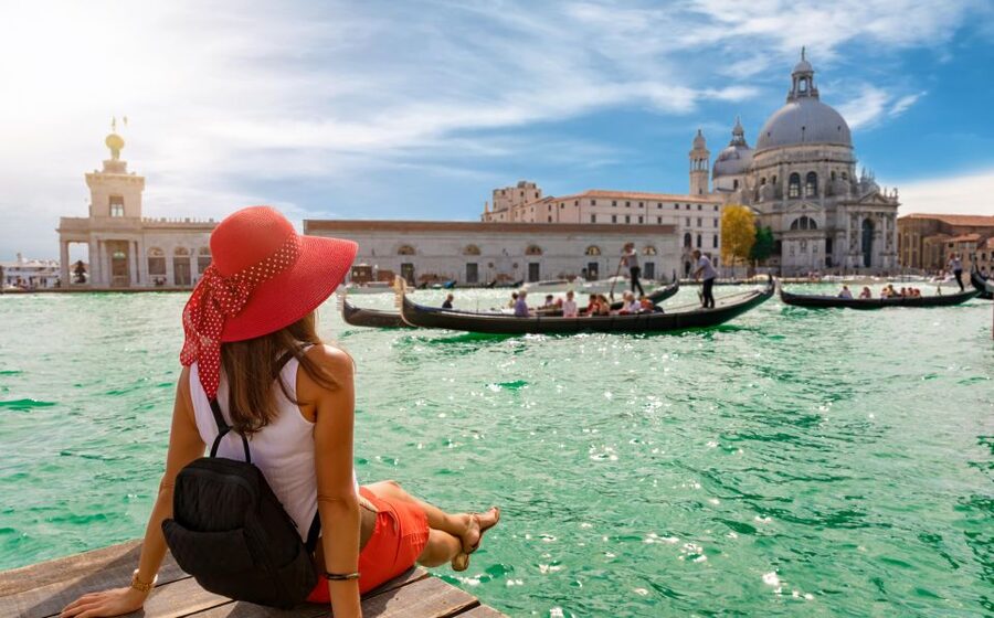 Venice: Gondola Tour under the Bridge of Sighs & Audio Guide - Key Points at a Glance